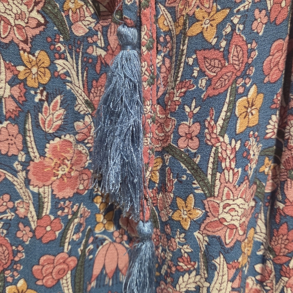 Cynthia Rowley Blue Floral Boho Peasant Top with Pink Accents - Picture 3 of 6